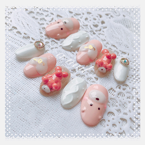 好きなイニシャルが選べる♡ブラウン系寝そべりくまさんのニット柄