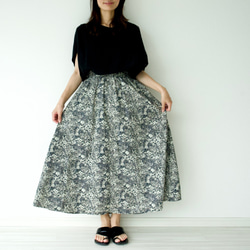 ﾓﾘﾉｶﾞｯｺｳ コットンふんわり花柄ロングスカート【ブルーネイビー