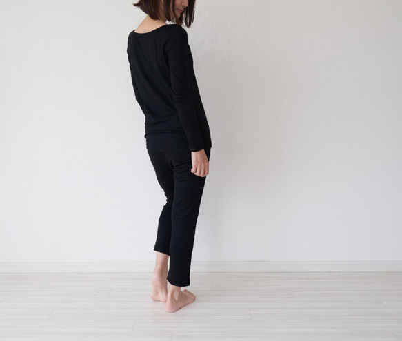 Morino Gakko Finest Wool 美麗諾羊毛內搭上衣（黑色） 第10張的照片