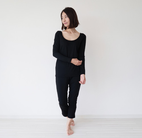 Morino Gakko 最高等級美麗諾羊毛 100 內裡上衣和緊身褲（黑色） 第6張的照片