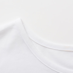 柔滑棉花製成熟風白色T恤 第4張的照片