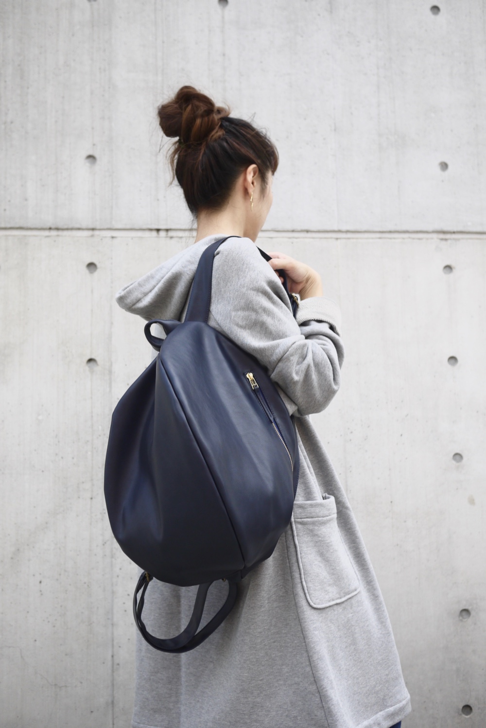 ﾓﾘﾉｶﾞｯｺｳ ころんとリュックL (上質puレザーネイビー)｜koro-ryul-ny