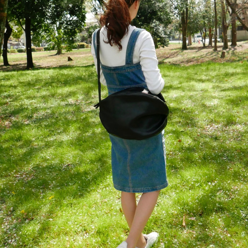 ﾓﾘﾉｶﾞｯｺｳ ころんとポーチ特大【上質puレザーブラック】ママバッグ通勤