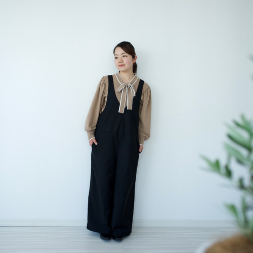 ﾓﾘﾉｶﾞｯｺｳ Mサイズ大人かわいい♡Vあきサロペットパンツ