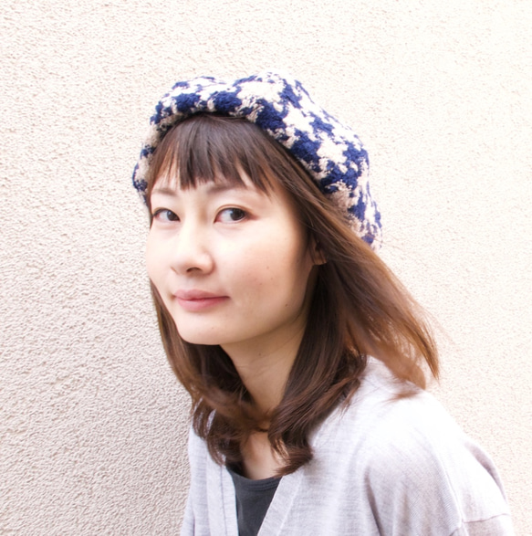 ﾓﾘﾉｶﾞｯｺｳ 耳まですっぽりベレー帽 【千鳥格子ベージュ×ネイビー