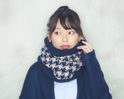 ﾓﾘﾉｶﾞｯｺｳ ネックウォーマー【千鳥格子ベージュ×ネイビー】/4747678