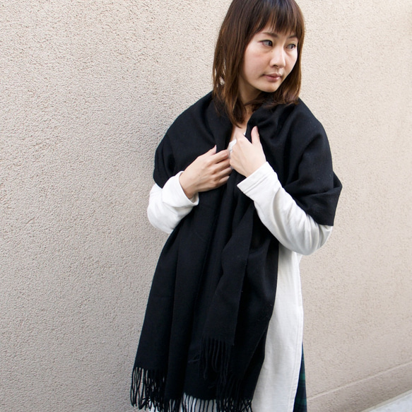 Morino Gakko 100% 羊毛大披肩（黑色） 第5張的照片