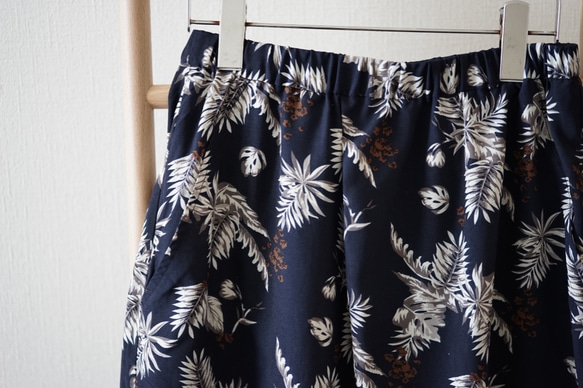 Morino Gakkou L size 夏季折疊闊腿褲 [植物紋海軍藍] / 5563596 / 第5張的照片