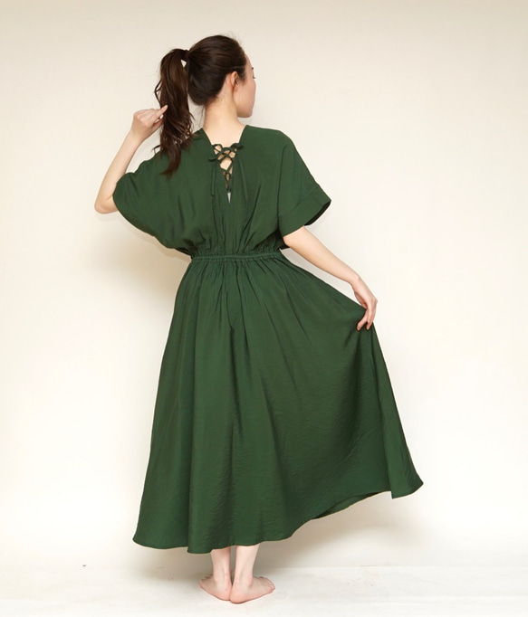 Morino Gakko 短袖 V 領長洋裝 (皺褶深綠色) 第8張的照片