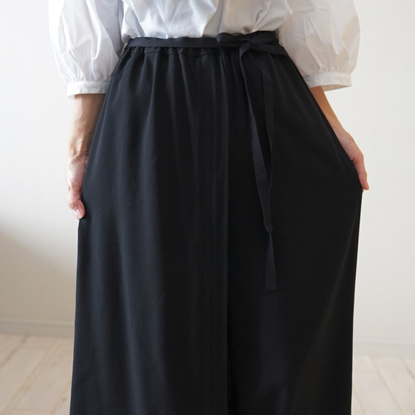 Morino Gakko 圍裙 寬褲 (黑色) 寬鬆褲 寬褲 第7張的照片