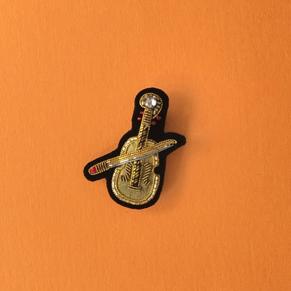 バイオリンのブローチ 1枚目の画像