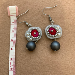 刺繍ピアス pink black 4枚目の画像