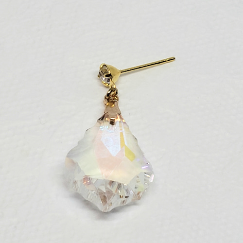 オーロラクリスタルピアス(イヤリング) ピアス（フック・チェーン  