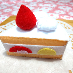 いちご ケーキ フェルト おままごと ケーキでままごと 3枚目の画像