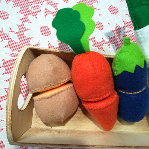 野菜 マグネット① フェルト おままごと 野菜を切ってままごと