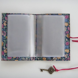イニシャル刺繍のカードケース 3枚目の画像
