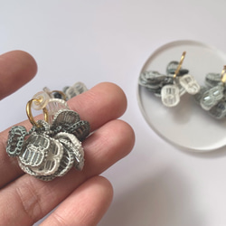 【スキトオル 集 ［ slate ］ earring / pierce】オヤ/クロッシェ 3枚目の画像