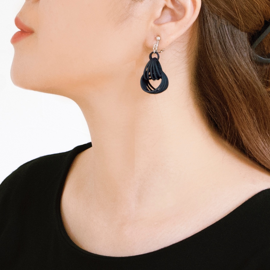 ピアス クリストフル