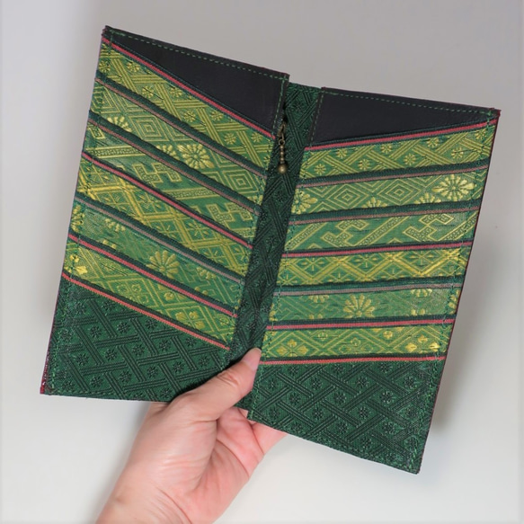 (受注生産)【玉-gyoku-】畳の縁の長財布 十二単の襟元 黒緑 26カード 本革 入金から約３週間で発送 1枚目の画像