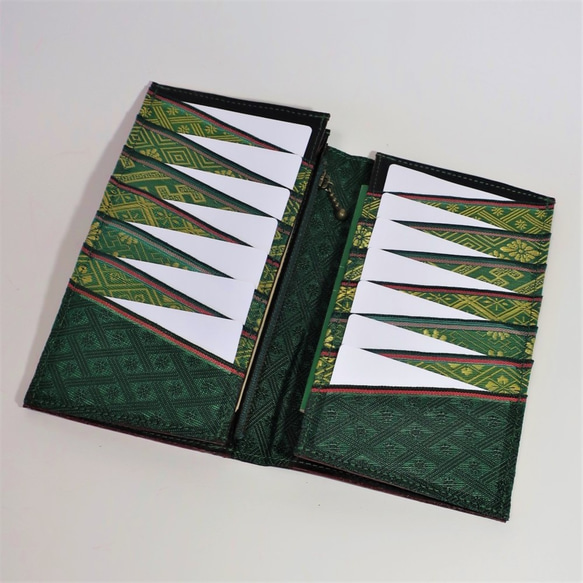 (受注生産)【玉-gyoku-】畳の縁の長財布 十二単の襟元 黒緑 26カード 本革 入金から約３週間で発送 4枚目の画像
