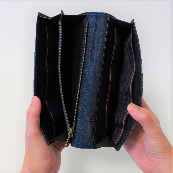 (受注生産)【玉-gyoku-】畳の縁の長財布 十二単の襟元 黒青 26カード 本革 入金から約３週間で発送 7枚目の画像