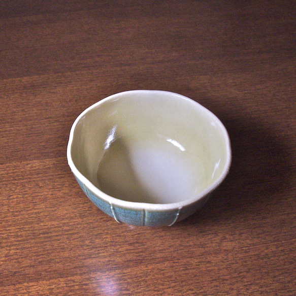 花瓣圖紋茶碗 (兒童用) 第2張的照片