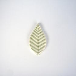 櫸木葉造型筷架 淡綠色 第1張的照片