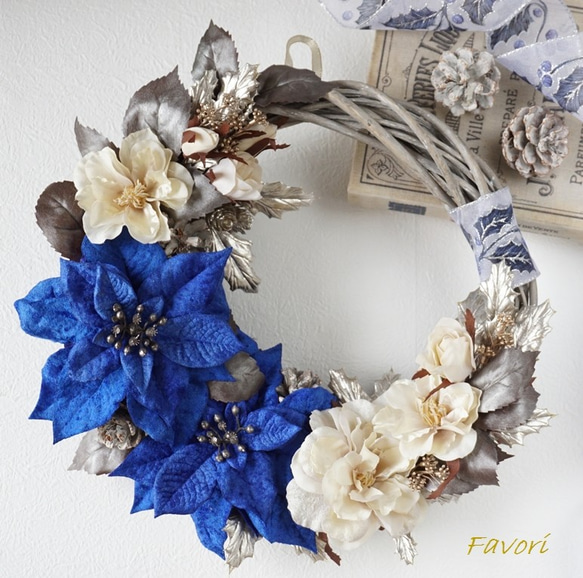 リースボックス付きロイヤルブルーのクリスマスリース　アーティフィシャルフラワー 2枚目の画像