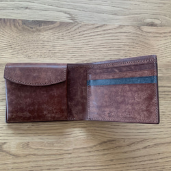 MAYAレザーの2つ折り財布 2枚目の画像