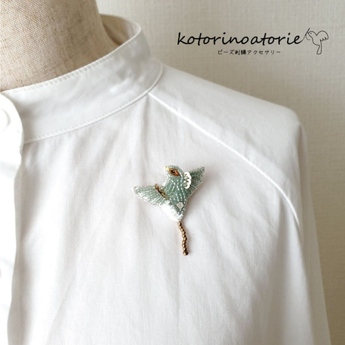 ビーズ刺繍♡飛ぶ鳥 ブローチ ブローチ kotorinoatorie 通販