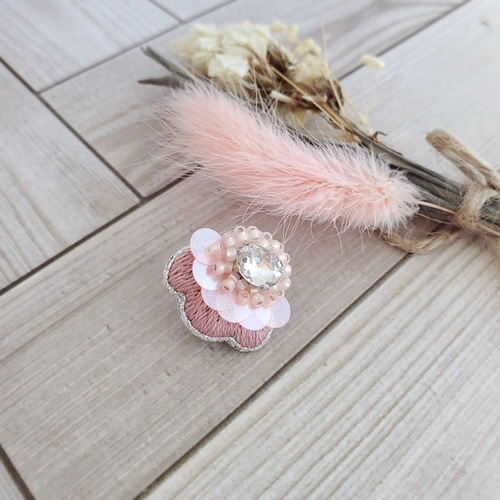 手刺繍ブローチ ビーズ ビジュー スパンコール フラワーデザイン 着物