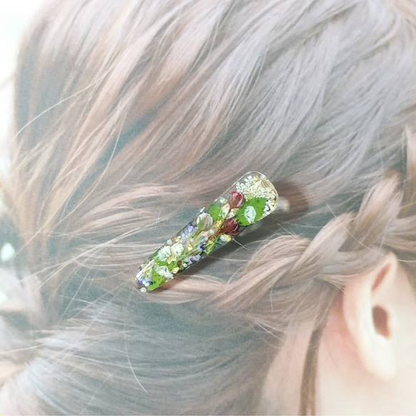 ミニバラ蕾ヘアクリップ　バラ　ヘアアクセサリー　薔薇ヘアクリップ　ボタニカル　プレゼント　赤　ピンク　押し花　③ 2枚目の画像