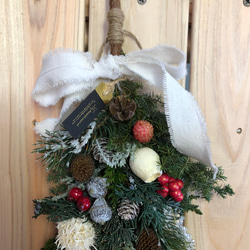 木ノ実を散りばめたクリスマスガーランド 3枚目の画像