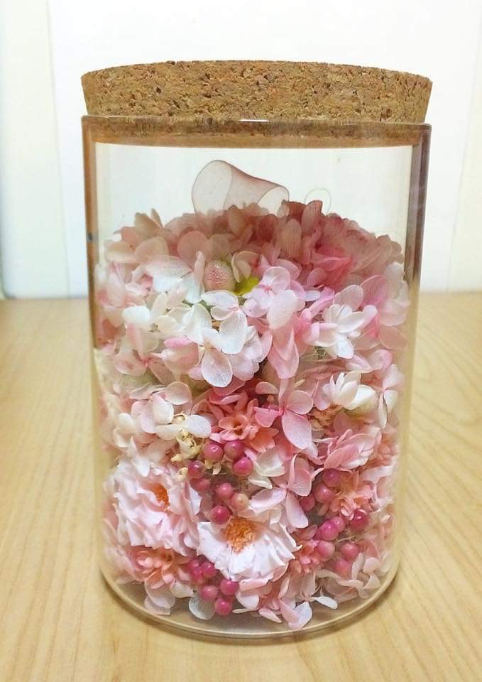 【母の日早割❣️】お菓子の入ったふんわり可愛いプリザーブドフラワー