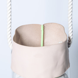 Nume皮革水桶型圓形單肩包，PVC材料 第4張的照片