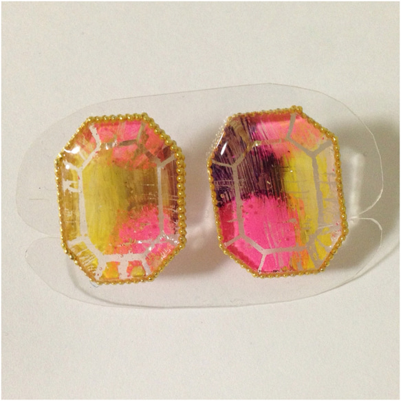 ［トウメイ］ピンク×イエロー宝石のイヤリング(ピアス可*) 3枚目の画像