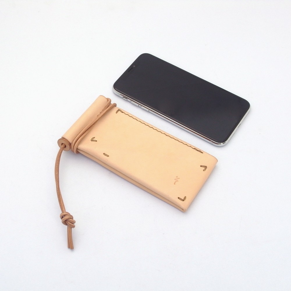 ヌメ革丨タブレット＆スマホスタンド【oruto/おると】手縫い 手作り 折りたたみ式 2way 持ち運び可