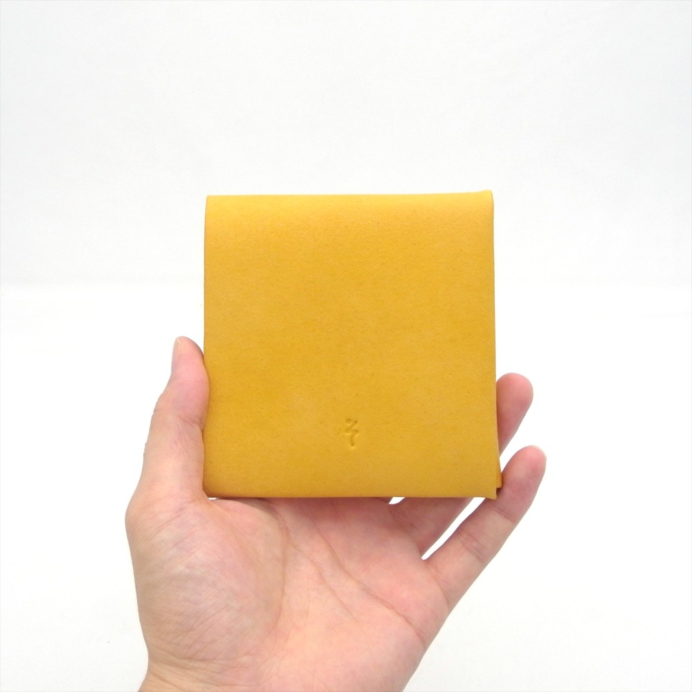 右利き用丨草木染め革丨二つ折りミニ財布【chotof/ちょとふ】きはだ染め 手縫い 手染め 手作り