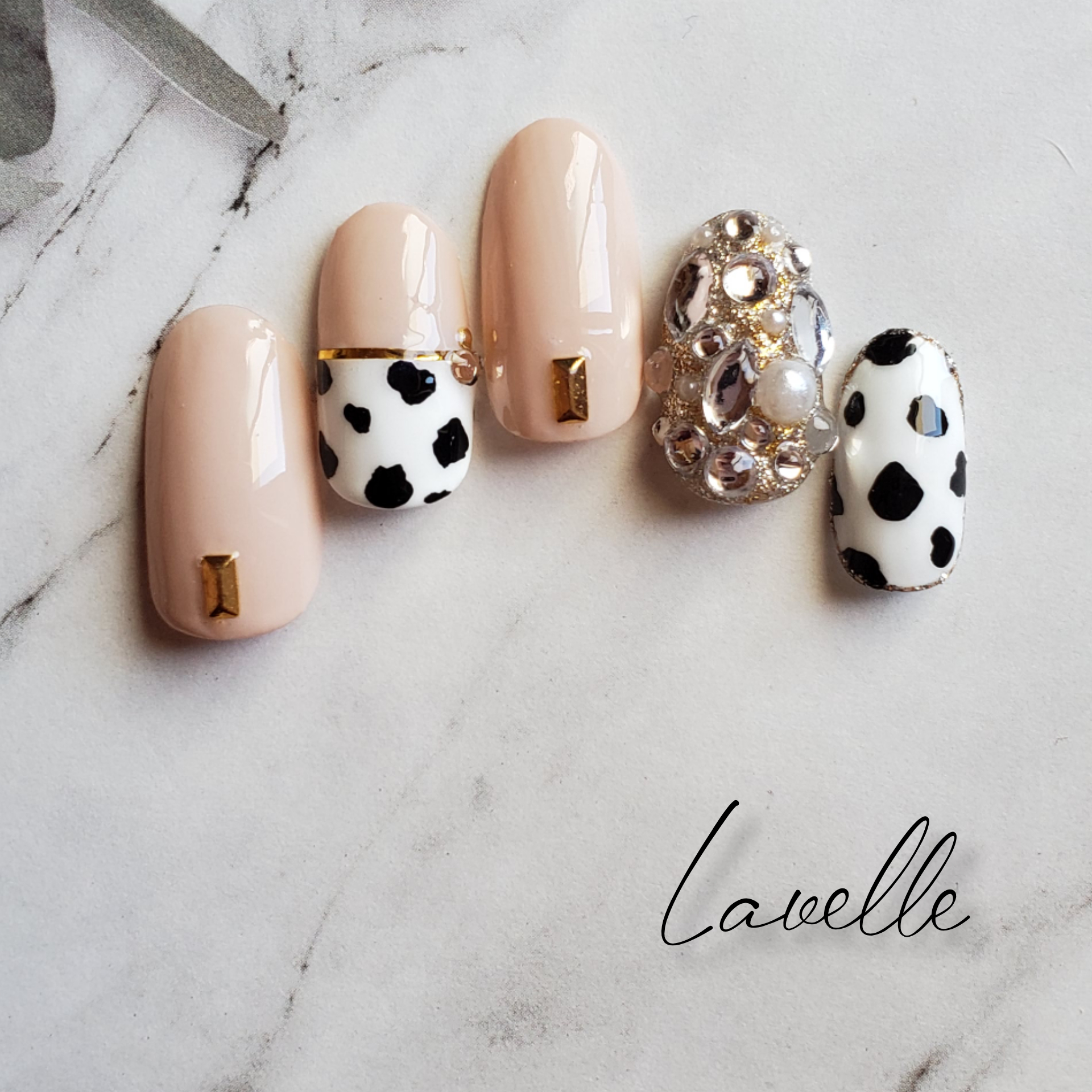 ジェルネイルALL#ダルメシアン#ネイルチップ#ストーン敷き詰め#冬