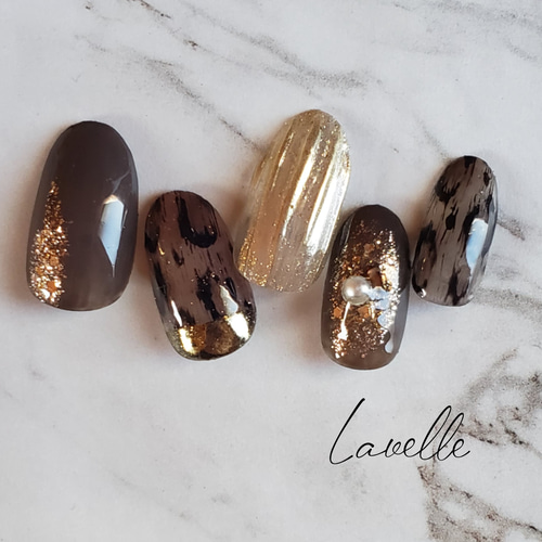 ジェルネイル#ニュアンスネイル#モカブラウン#ヒョウ柄#ゴールド