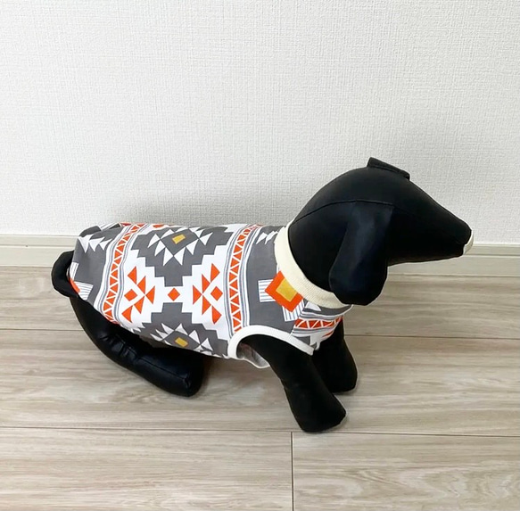 【再販】オルテガ柄 グレー ❤︎ アメリカンタンクトップ ネイティブ柄 ドッグウェア　犬服 1枚目の画像
