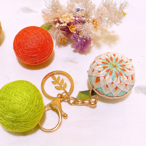 零贰』手作りてまり玉飾り、キーホルダー（手作りてまり玉、てまりまり