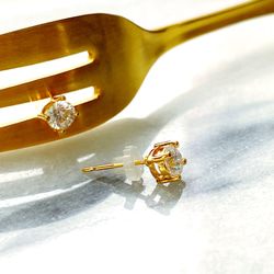 ジルコニアダイヤモンド　上質な輝きの一粒スタッドピアス 3枚目の画像
