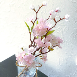 春色の桜を生けたアーティフィシャルフラワー花器付きセット〜春の訪れ〜 3枚目の画像