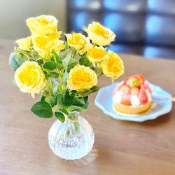 Happy yellow rose 水換えなしのずっと綺麗なお花の花瓶付きフラワー 1枚目の画像