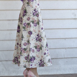 紫花柄のキャンバス地のAラインロングスカート 3枚目の画像