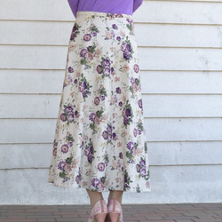紫花柄のキャンバス地のAラインロングスカート 4枚目の画像