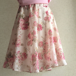 ローズプリントのフレアースカート（くすみピンク） 1枚目の画像