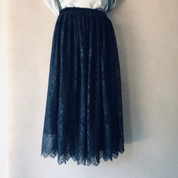 繊細な紺レースのギャザースカート 1枚目の画像