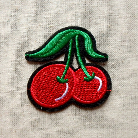 刺繍ワッペン＊チェリー 1枚目の画像